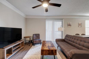 Modern 2 Bedroom Apartment by StayGia